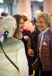 Gäste aus Stadt ...